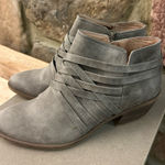 Life Stride Booties  soft system Stylish Gray Ankle Booties 8 1/2 W
Like new Photo 0