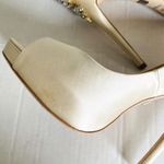 Badgley Mischka New  Womens Ivory Kiara Satin Peep Toe Classic Pumps 9M (Stains) Photo 8