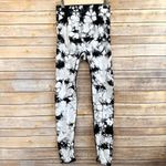 Peach Kristina Seamless Leggings Women’s Size Small Black White Tie Dye Print Photo 2