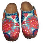 Chelsea and Violet  Embroidered Platform Cleo Clogs Colorful Floral Slides Size 8M Photo 3