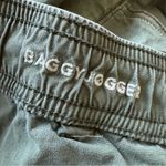American Eagle AE Snappy Stretch Baggy Cargo Utility Jogger in Olive Green Size 0 Short Photo 8