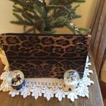 HP💝Women’s Oversized Leopard Vegan Clutch Brown Photo 3
