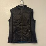 Kuhl  Women's Spyfire Hooded Vest in blackout size large Photo 2
