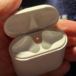 Apple AirPods Charging Case ( 2nd gen ) Photo 0