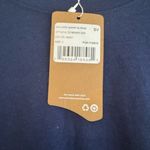 Brooks Women's Navy Blue T-Shirt Photo 3