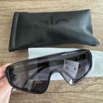 Alo Yoga Sunglasses Photo 0