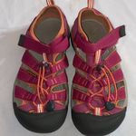Keen Wo Size 5 Pink and Orange Sandals with Protective Toe Coverage EUC clean Photo 8