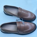 Old Navy  Women's Low Heel Preppy Style Classic Cognac Modern Penny Loafer Sz 7 Photo 0