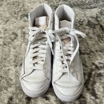 Nike Women’s  Blazer Mid '77 Triple White Photo 4