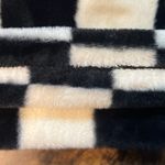 H&M | DIVIDED faux fur checkered shoulder bag Photo 10