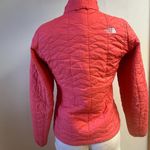 The North Face Women’s Bombay Puffed Quilted Jacket in pink/orange size S Photo 4