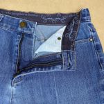 Christopher & Banks Christoper & Banks Women's Classic Fit Blue Denim Capri Jeans Comfort Size 8 EUC Photo 3