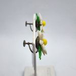 HP! Vintage West Germany White Daisy Screw On Earrings Yellow Photo 2