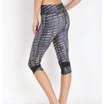 Under Armour  Fly by Printed Compression Capri Speed Jungle Photo 6