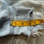 Old Navy Distressed Boyfriend Shorts 12 Stretch Distressed Festival Vacation Light Wash Photo 9