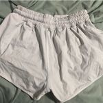 Lululemon Hotty Hot Short 2.5” Photo 0