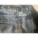 Time and Tru Mid Rise Size 16 Blue Floral Denim Cuffed‎ Shorts Photo 4