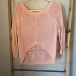 Guess EUC  Los Angeles Women's Peach V Neck Raised Back Open Knit Sweater size XS Photo 3