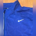 Nike Running DriFit jacket, size Large. This jacket is in great condition. Photo 2