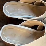 Vionic  Merlot Soft Leather Strappy Sandal in Cream - size 10 Photo 1