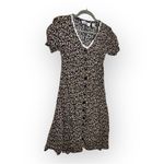 Floral Button Photo 1