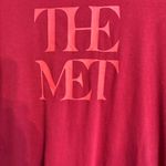 The Metropolitan Museum Of Art womens. The Met logo short sleeve t Photo 1