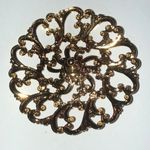 Vintage Gold Tone & Faux Pearl Filigree Cutout Retro Brooch Shoulder Pin Photo 7