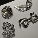 Lot Of 4 Silver Tone Brooch Pins Feather With Rhinestones, Bow, Swirls, Round Photo 6