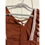 Brown Sleeveless‎ Embroidered Top With Lace Detail & Tie Back Size 2X White Size M Photo 4