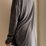 Athleta Women's Long Sleeve Gray Top with Thumb Holes Size L Photo 9