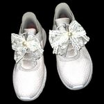 Cute as a button cream lace bow shoe clips! Size undefined Photo 3