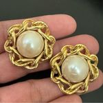 Givenchy Vintage Signed Gold Tone Rope Faux Pearl Center Clip On Earrings 17g. Photo 3