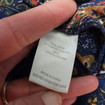 DR2 Navy Paisley Cutout Vneck Blouse Size Medium Blue Photo 7