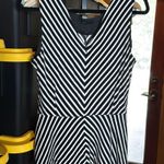 Banana Republic  Black and White Stripe Sleeveless Chevron Chevron Top Size 12 Photo 3