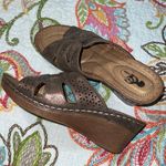 GC womens size 38 (7.5) wedge sandals bronze slip on summer causal church buckle Brown Photo 0