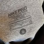 Nike  Pro Dri-Fit Gray Cropped Leggings Photo 2