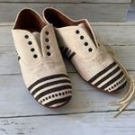 Osborn for Lem Lem Casual Lace Up Shoes in Cream/Black Black Size 6.5 Photo 0