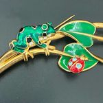 Vintage Unsigned Enameled Frog on Leaf Catching A Ladybug Gold Photo 2
