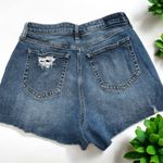 Hollister  Curvy Ultra High-Rise Mom Short 9/29 Photo 1