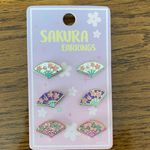 Hot Topic Sakura Earrings Photo 0