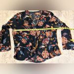 Signature Studio Size XL bird and floral print blouse • signature | studio Photo 4