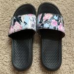 Nike Women Slides Photo 0