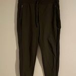 Athleta Green Headlands Hybrid Trek Mid Rise Jogger Size 12T Photo 1
