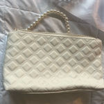 White textured purse with pearl beaded handle Photo 0