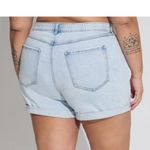 Torrid Button Fly Mom Jean Premium Classic Denim Mid-Rise Shorts Light Wash 24 Photo 2