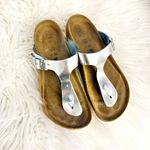 Birkenstock | Gizeh Soft Footbed Leather Metallic Silver White Sole Sandals | 36 Photo 2