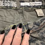 DKNY Jeggings Stretch Green Floral Camouflage Chinos BRAND NEW Size 8 Photo 9