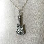 Guitar rhinestone pendant necklace Silver Photo 1