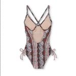 Kona Sol NWT‎  Side-Cinch Medium Coverage One Piece Swimsuit, Animal Print Size M Photo 3