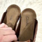 Clarks  Classic Leather Clog Mules Sz 9M Photo 3
